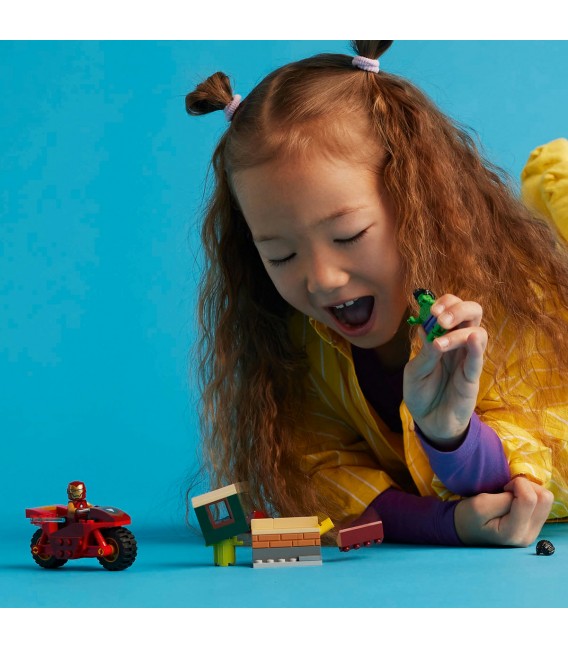 Iron Man cu motocicletă și Hulk LEGO 76287